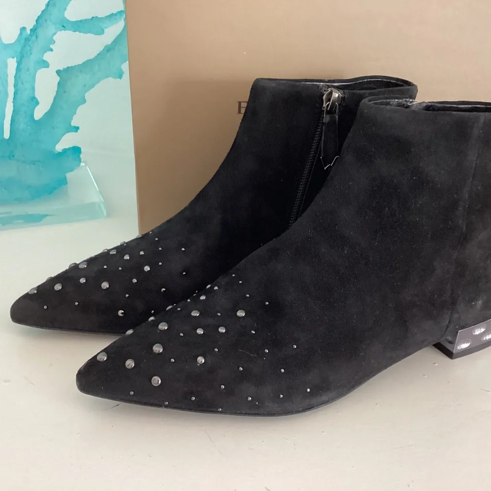 NIB Bruno Premi Gorgeous Suede Leather Ankle booties Studded size 38/fit 37.5
